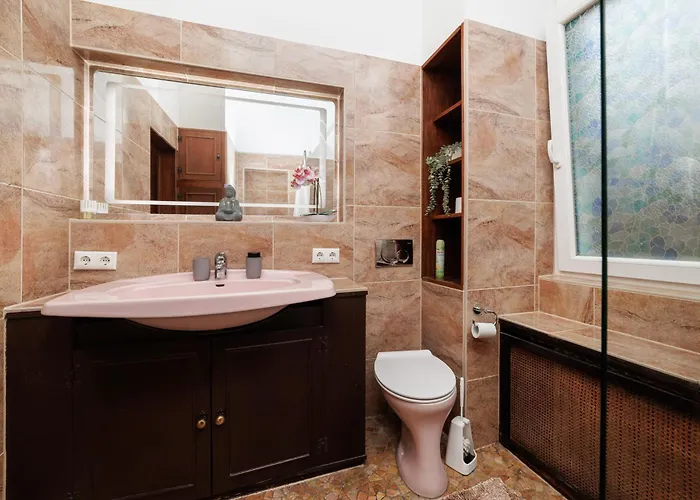 Urban Wilmersdorf Apartment *